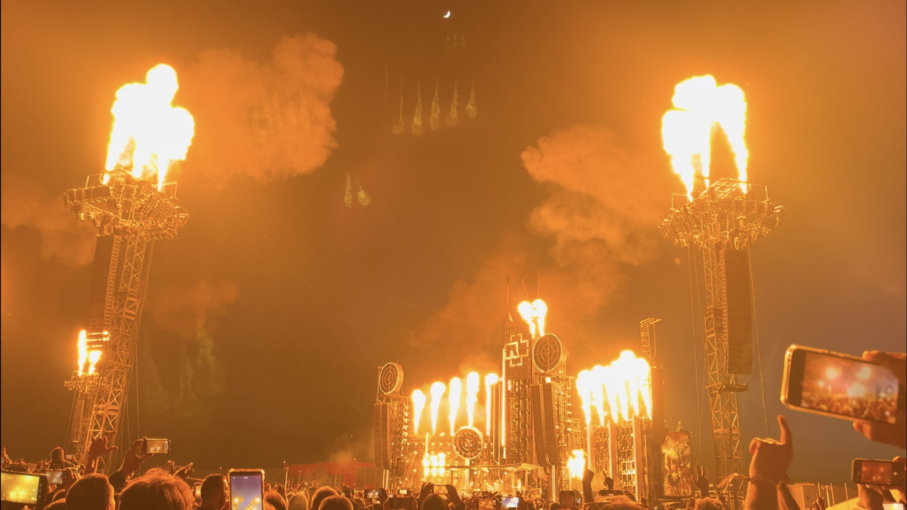 Rammstein - taktiež sme si ešte v Máji s ockom odskočili do Prahy na Europe Stadium Tour ❤️