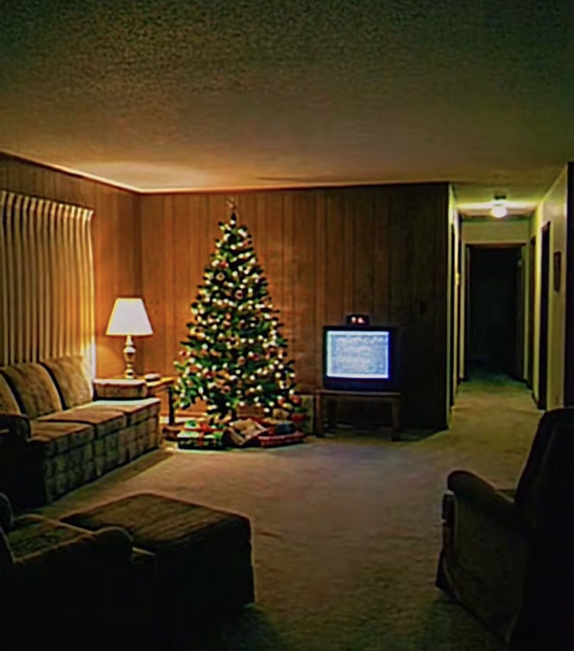 Tieto drevom obložené steny!!! Milujem tieto časy minulé, neviem sa už dočkať vlastného domu!