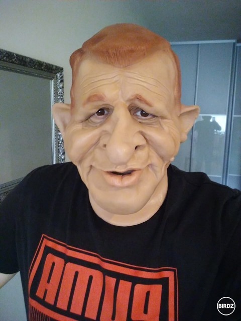 kupil som si masku pana Meči4ra! Paci sa Vam? :D