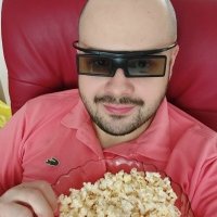 Novy 3D TV, Lacoste tricko a syrovy pop-corn. Co viac si priat?