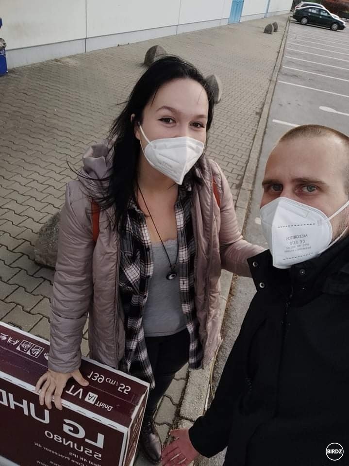 Tú telku už máme novú. A poviem úprimne, trepať sa s ňou na dva prestupy opití v MHD bol velmi velký zážitok.