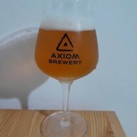 Napisem to podobne ako kokotko, teda pardon kolosko. 
Nic nie je krajsie ako vychnutnat si ladovo vychladenu, orosenu Brewdog Punk IPA v mojom oblubenom pohari od Axiom Brewery.