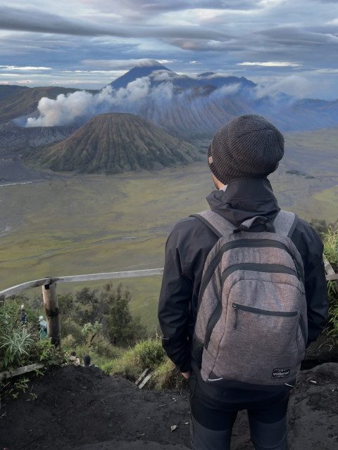 More schovajte predomnou vsetky rozjebane hajzle, lebo sa neovladnem!