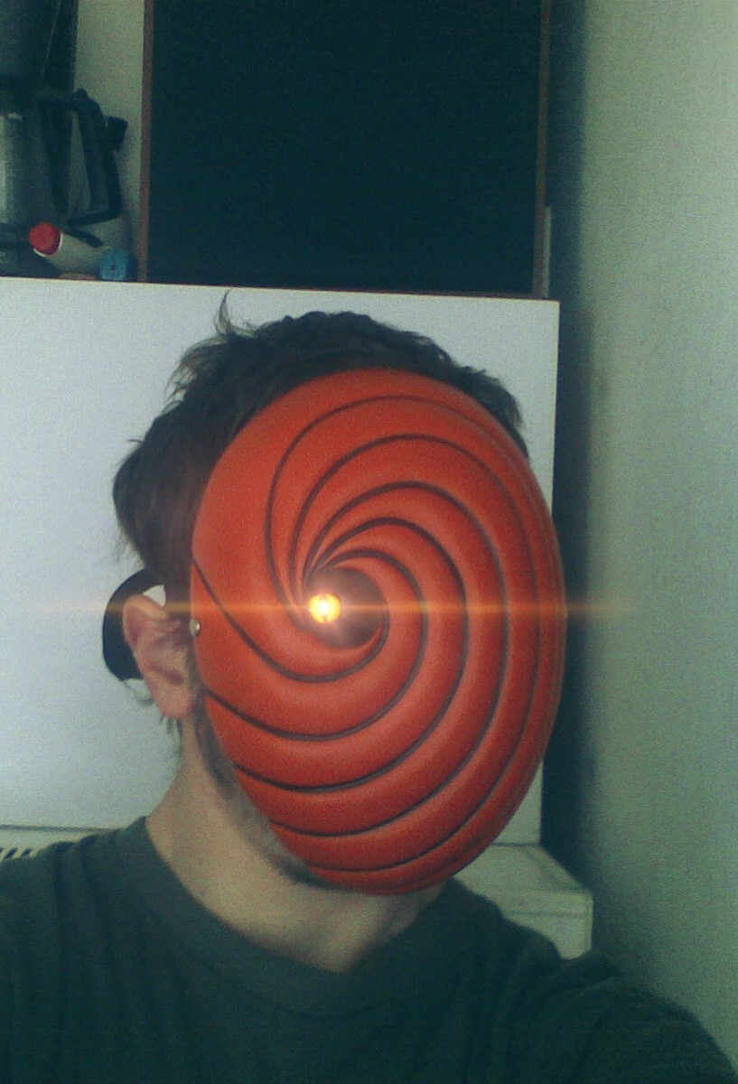 Ja v Obitovej Tobi maske z Naruta!  ...  (Upravená fotka, moje oko.)     :-O  