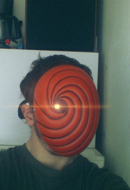 Ja v Obitovej Tobi maske z Naruta!  ...  (Upravená fotka, moje oko.)     :-O  