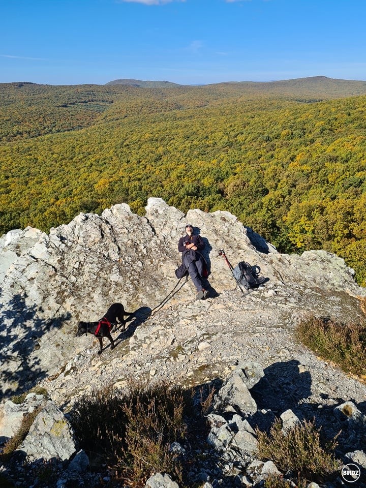 lezim si na skale a je mi dobre