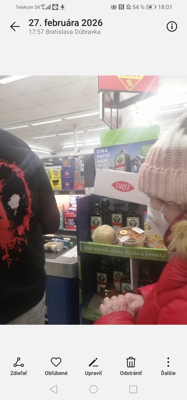 Hádaj kto nevyložil zeler. 