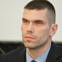 preco nejaky random slovensky prokurator vyzera ako gigachad :D