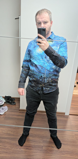 Chcem s vami vyždielat radosť z mojej novej košele... Strašne sa mi páči, úplne ju všade nosím a zlepšuje mi deň, snáď sa paci aj vám?