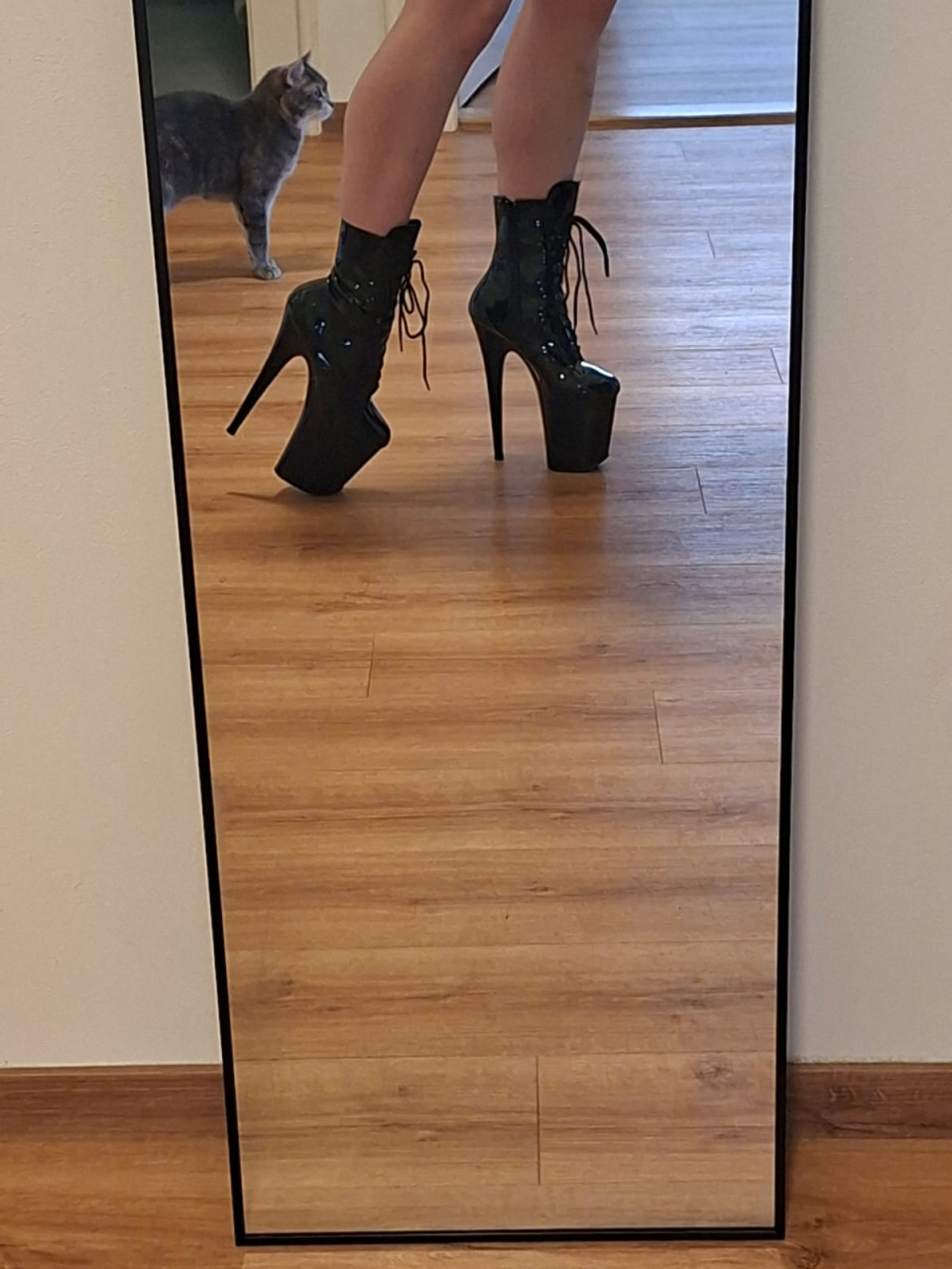 nové botičky ♡ rozhodla som sa, že začnem chodiť na exotic ♡