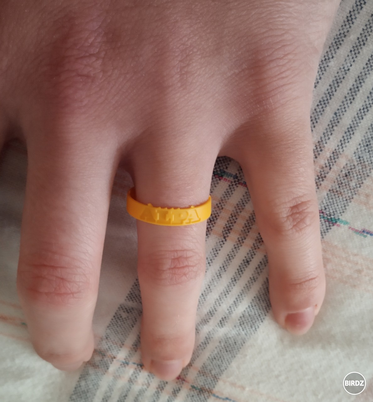Pozri sa aha! @Patrixo tento prsteň daj na zásnuby tvojej dievči :*