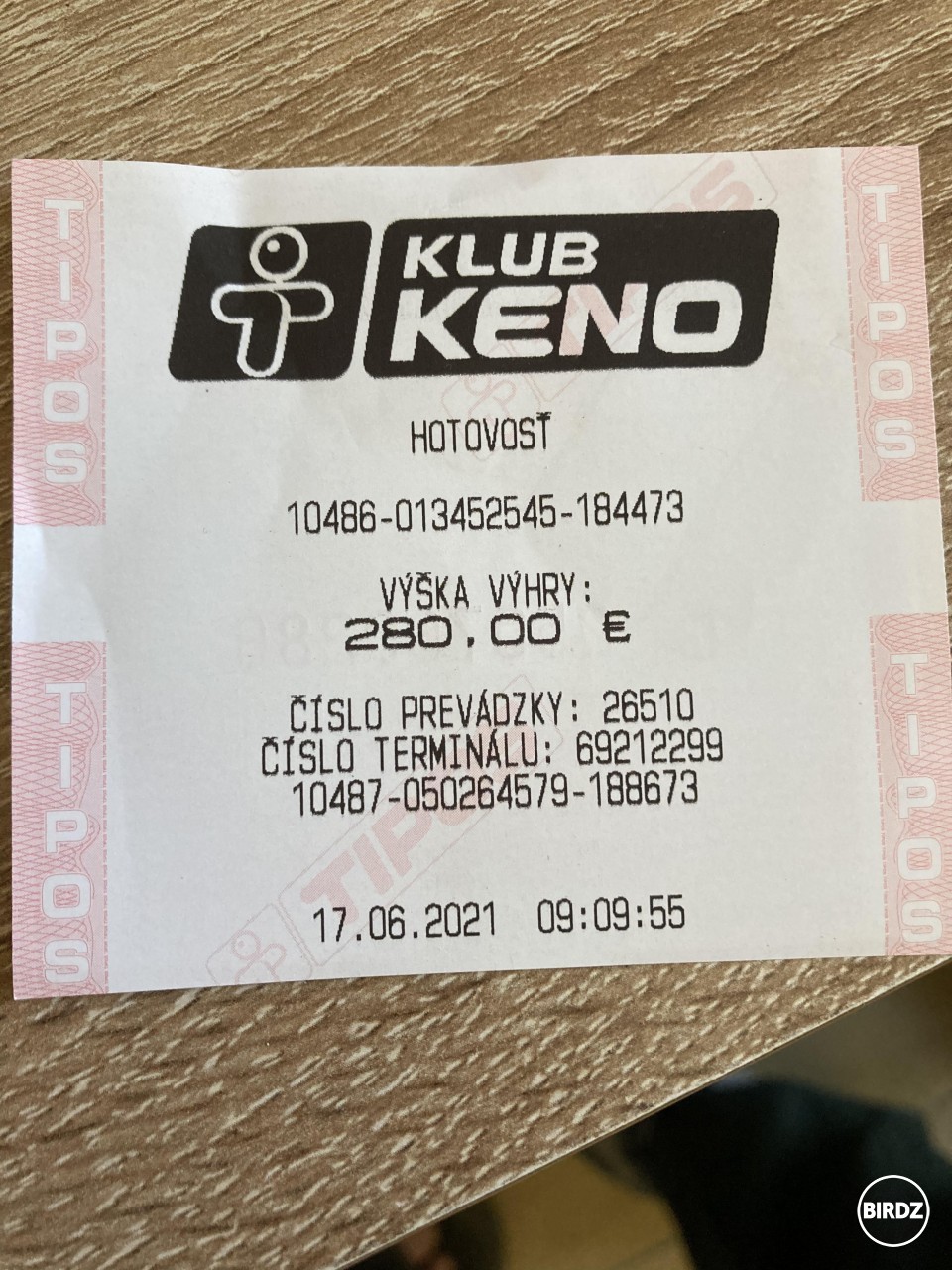 Včera večer som bol na pivku v Stránskom pri Kunerade, takej malej pizzerke a tipol som si a hľa :D dnes som si bol ráno na pošte vybrať prašule...za 40 centov vážení :D
