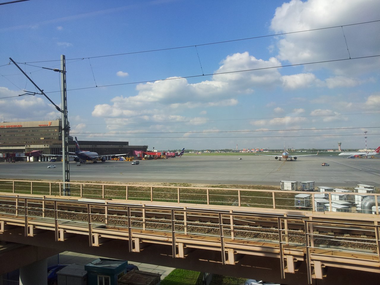 z vláčika do haly letiska Sheremetyevo