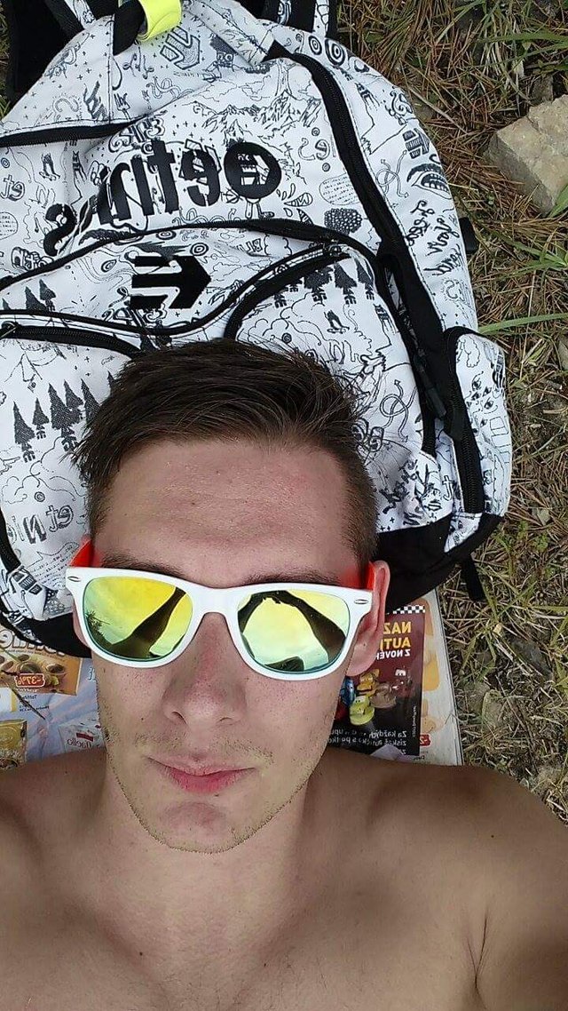 Nedeľná opekacka.. :P kiežby som ešte zajtra nemusel skoro ráno vstávať do práce.. :( :D