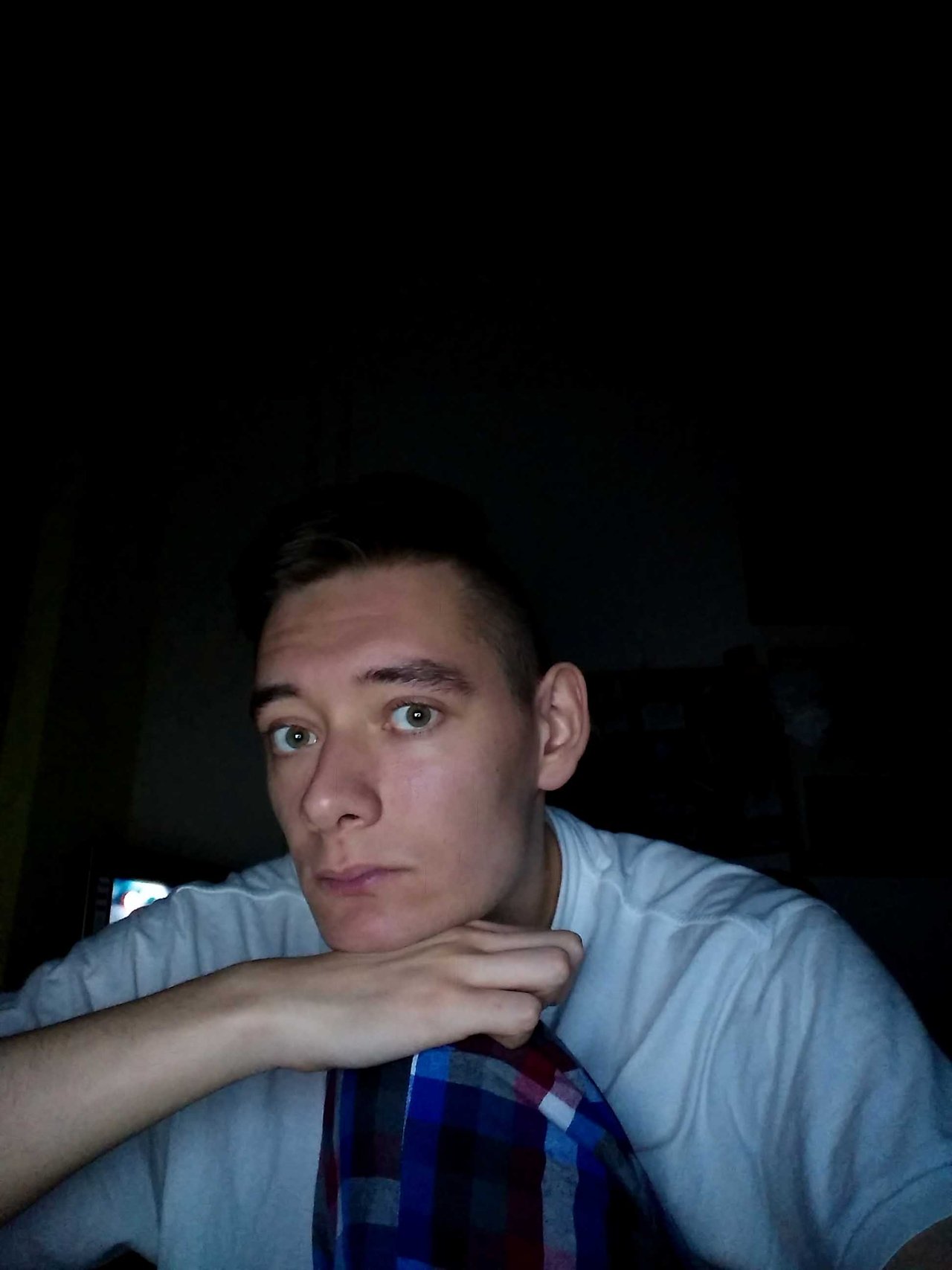 (zúfalstvo..) keď ide spať človek o 22:00 a o polnoci sa zobudí fresh....
