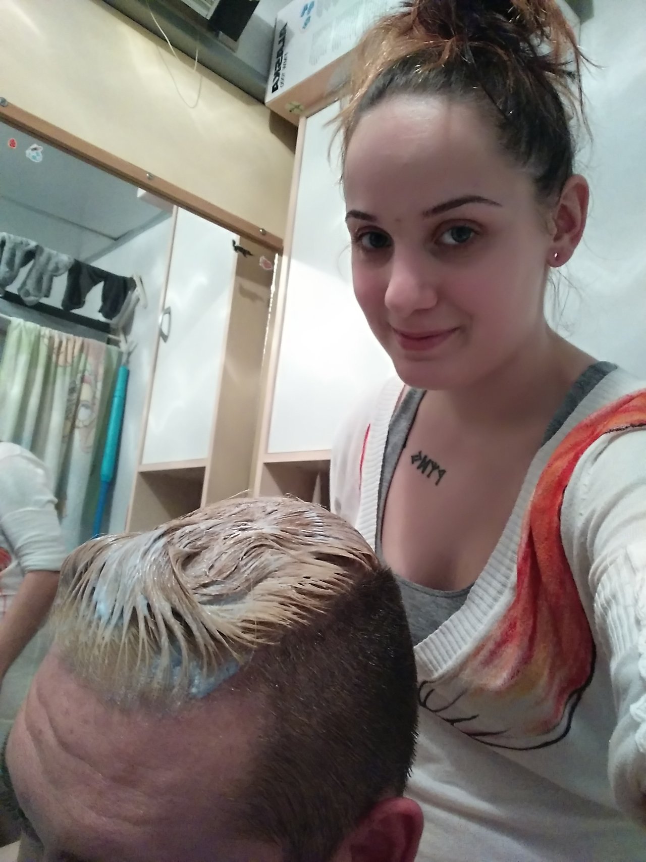 Nápadné má kktina a @mayben má v tom vždy podporí :( :D