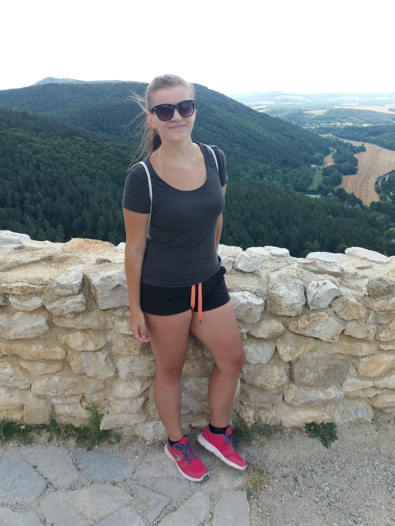 Slnko a hrady ja rada :) Uhádni aký 