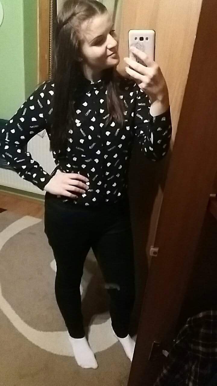Mačičky sú život  (cmuk) .. a strašne rada som za slušnú :)