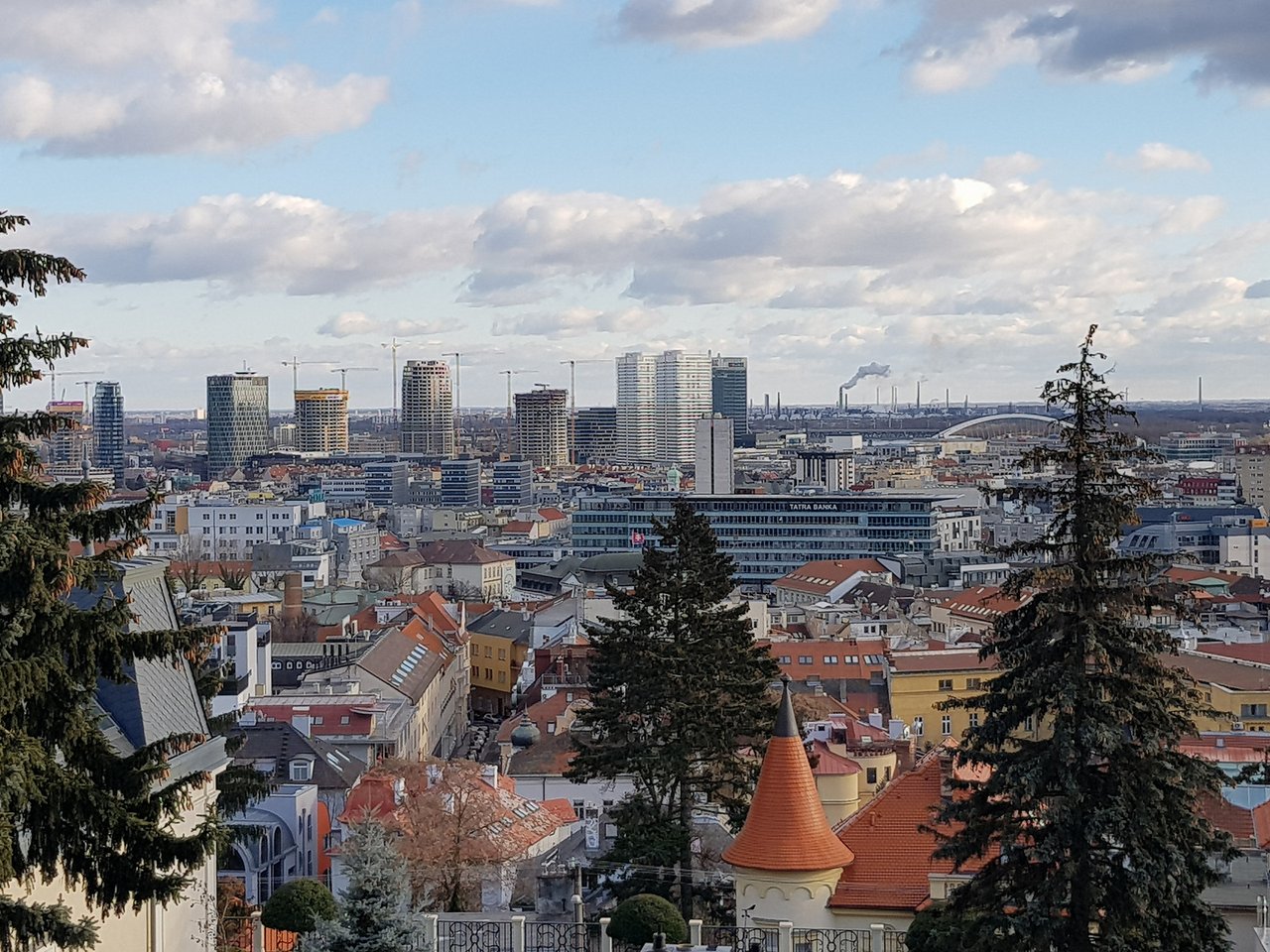 Bratislavský downtown rastie... 
foto OscarNiemeyer (skyscrapercity.com)