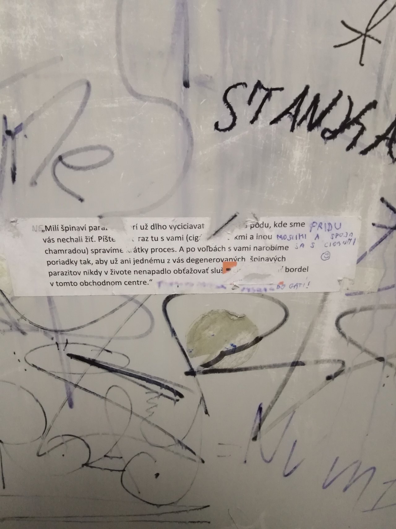 Na sídlisku je to husté 