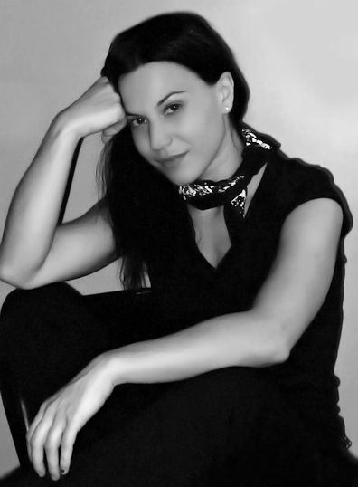 Cristina scabbia. Takto si predstavujem svoju budúcu Fráju, ktorá miluje knihy a je ujebana ako ja. 