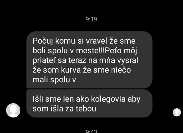 Ten jej priateľ Petko, je sedlák zaseknuty v 90tych rokoch.