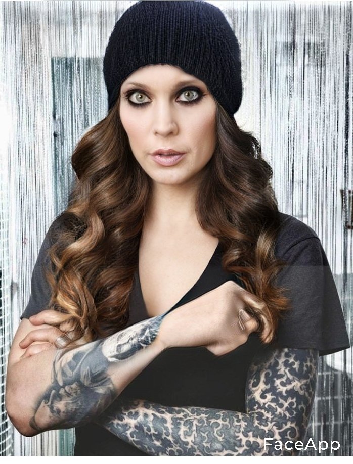 Ville Valo vyzerá ako Elizabeth Olsen? 