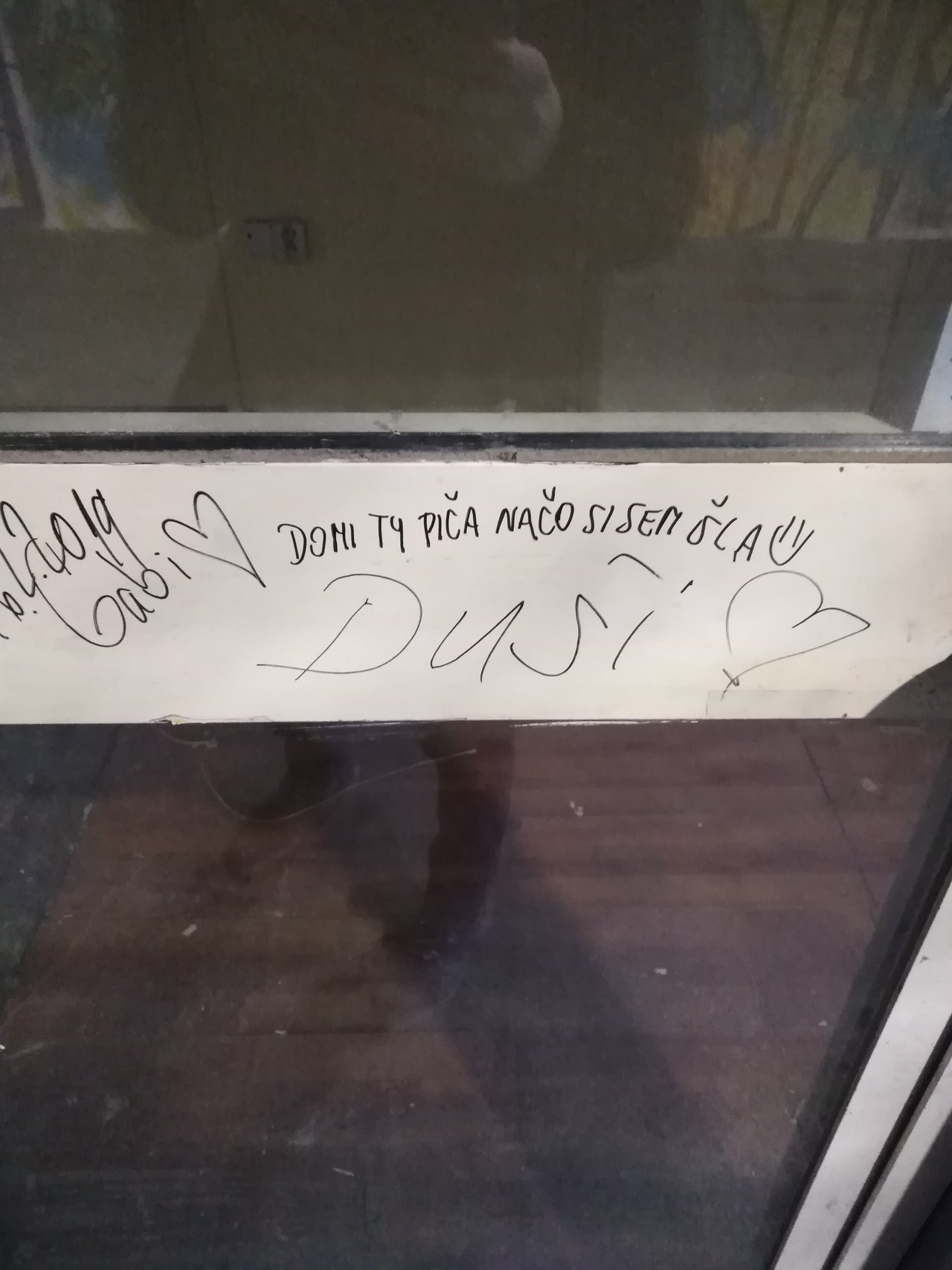 Nuž Dominika... 