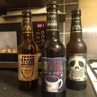Zľava Jesse James American style IPA, Dark Matters coffee porter a Hoptical illusion dry hop lager