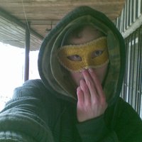 Ja v maske u zmámych na záhrade - na chate vo Vajnoroch atď.