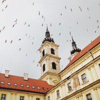 Zaklipovali ma medzi seba 