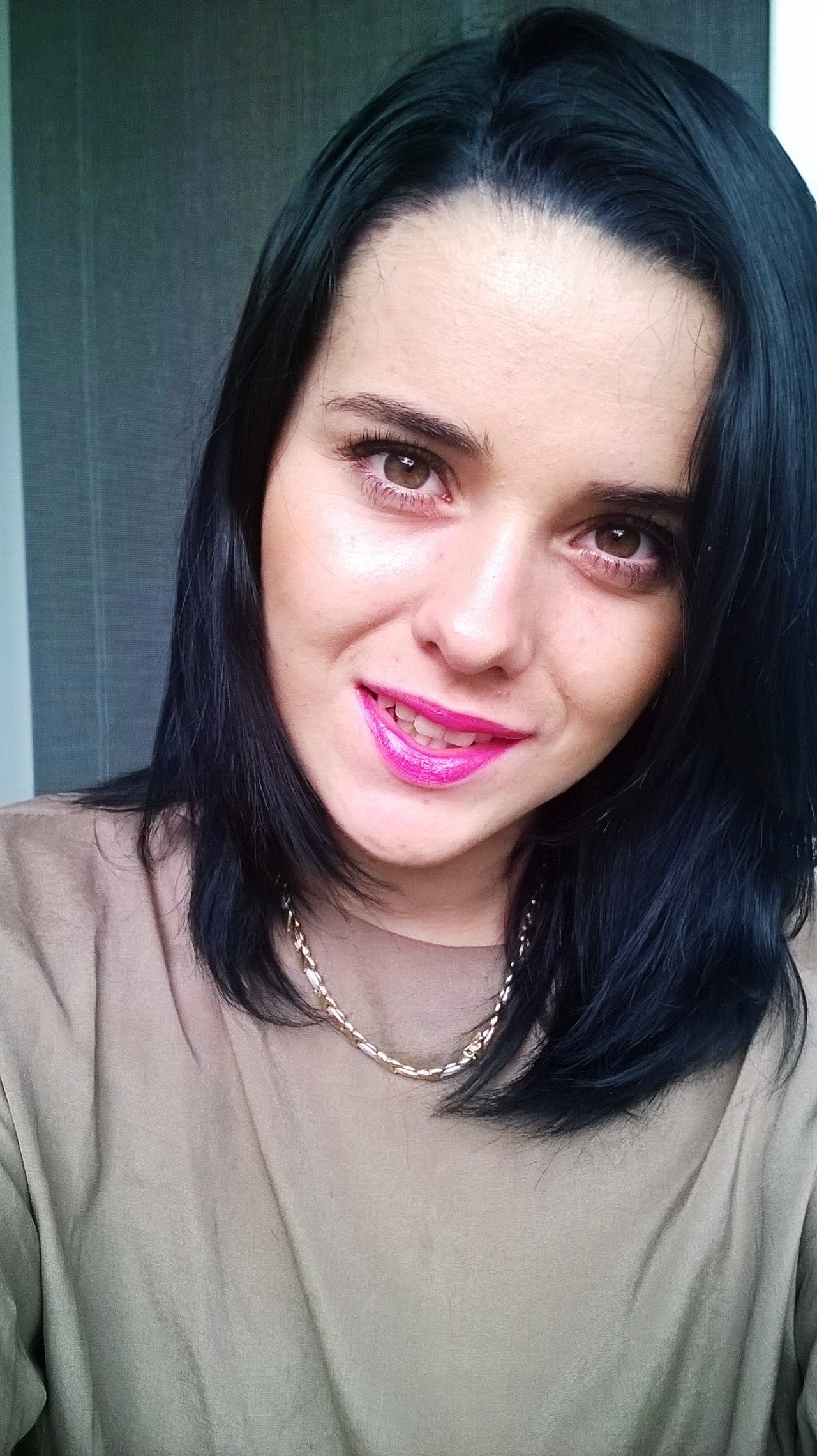 Lesknuce sa sklery a ruzove kruhy.juch