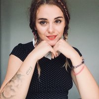 Chodím do školy už 19 rokov,rola študentky je preto namieste