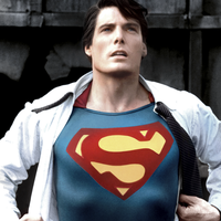 Hrdinom je bežný človek, ktorý navzdory ohromným prekážkam nájde silu vytrvať a obšťastní iných. (Christopher Reeve)