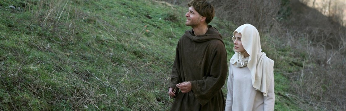 F: Vari ideš v mojich šľapajách?
K: Prehlbujem ich... (z filmu: Klára a František, r. 2007)