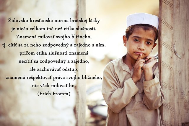 Nie držať si odstup, ale cítiť sa zodpovedným...