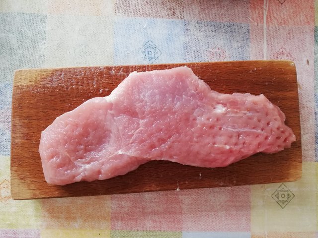 Národniarsky rezeň :D
Ja si myslim, ze tento rezeň by bol lepší ako reklama smeru a aspoň sa dá zjesť.