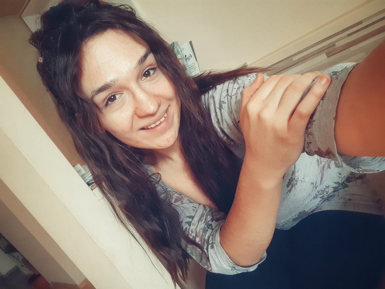 Moj den je dnes taky ze nejdem do prace, od doktorky idem s maximalnym meltdownom a po pol hodine placu si dam fajnove bunbonambo takze sa vsetko zle vymazalo a potom sa usmievam na fotke aby to vyzeralo ze mam ppci den.  Ty sa mas jak ?