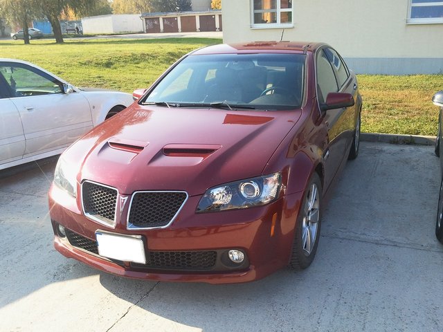 Pontiac G8 GT 
Motor: V8 6.0l  265kW (361HP)

Dovoz: USA
Využitie: Len tak na skúšku :D
