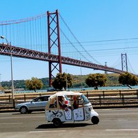 V popredí Bombaj, v pozadí Rio a medzi nimi San Francisco. Toť Lisabon.