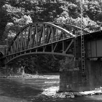 Hinto je ten most, čo vedie do toho dlhého tunela, keď idete do Žiliny! Vždy ma to fascinovalo, keď som šiel vlakom :D