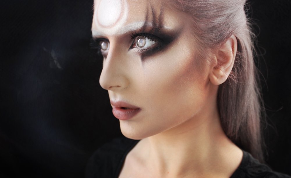 Diana je supis, ale najblizsie robim makeup cervenovlaseho champa :(