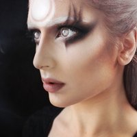 Diana je supis, ale najblizsie robim makeup cervenovlaseho champa :(