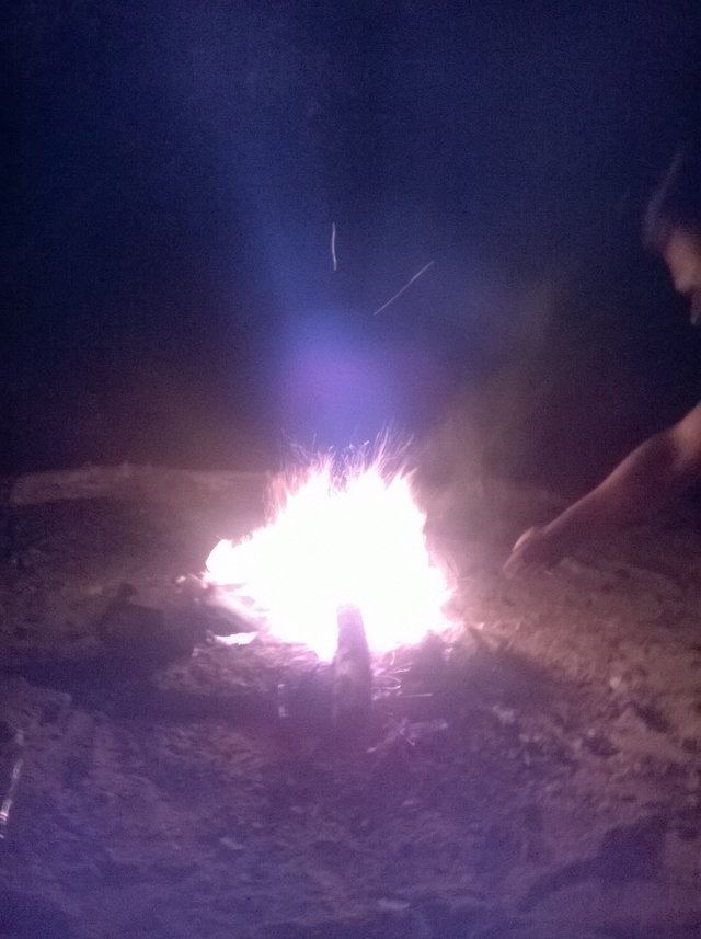 Ohník horí chillujeme pri dunaji