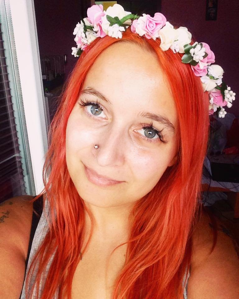 Oh I wish I was a punkrocker with flowers in my hair 