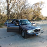 Ukážka z obrázkov v albume Mercedes-Benz