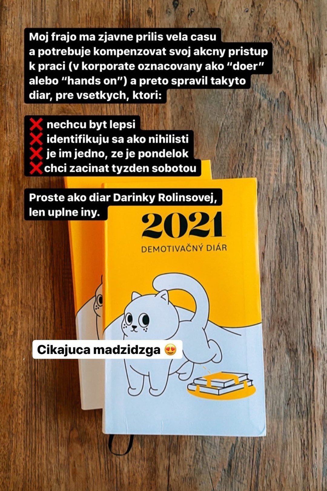 nejakí optimisti, ktorí si už kúpili demotivačný kalendár na 2021? 
Ste spokojní s cikajucou mačkou? 
(foto, @zuzkovnik)