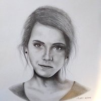 Po veľmi dlhej dobe niečím prispejem, aj keď už vlastne ani neviem, o čom to tu je :D . Toľko moja najnovšia kresba - Emma Watson.