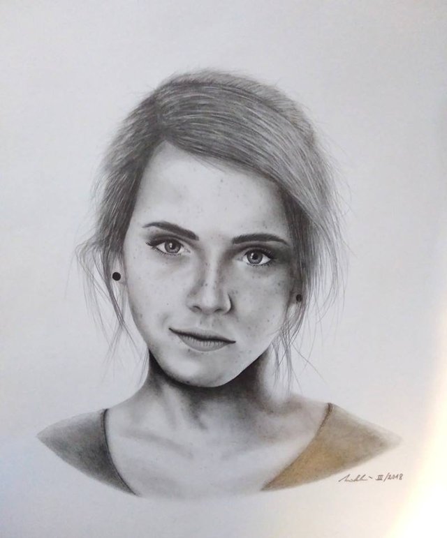 Po veľmi dlhej dobe niečím prispejem, aj keď už vlastne ani neviem, o čom to tu je :D . Toľko moja najnovšia kresba - Emma Watson.