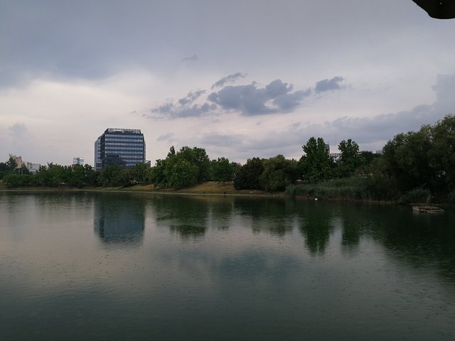 Keď začne na totálku liať a nemam dáždnik 